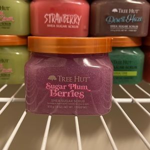 Tree Hut Sugar Plum Berries Scrub